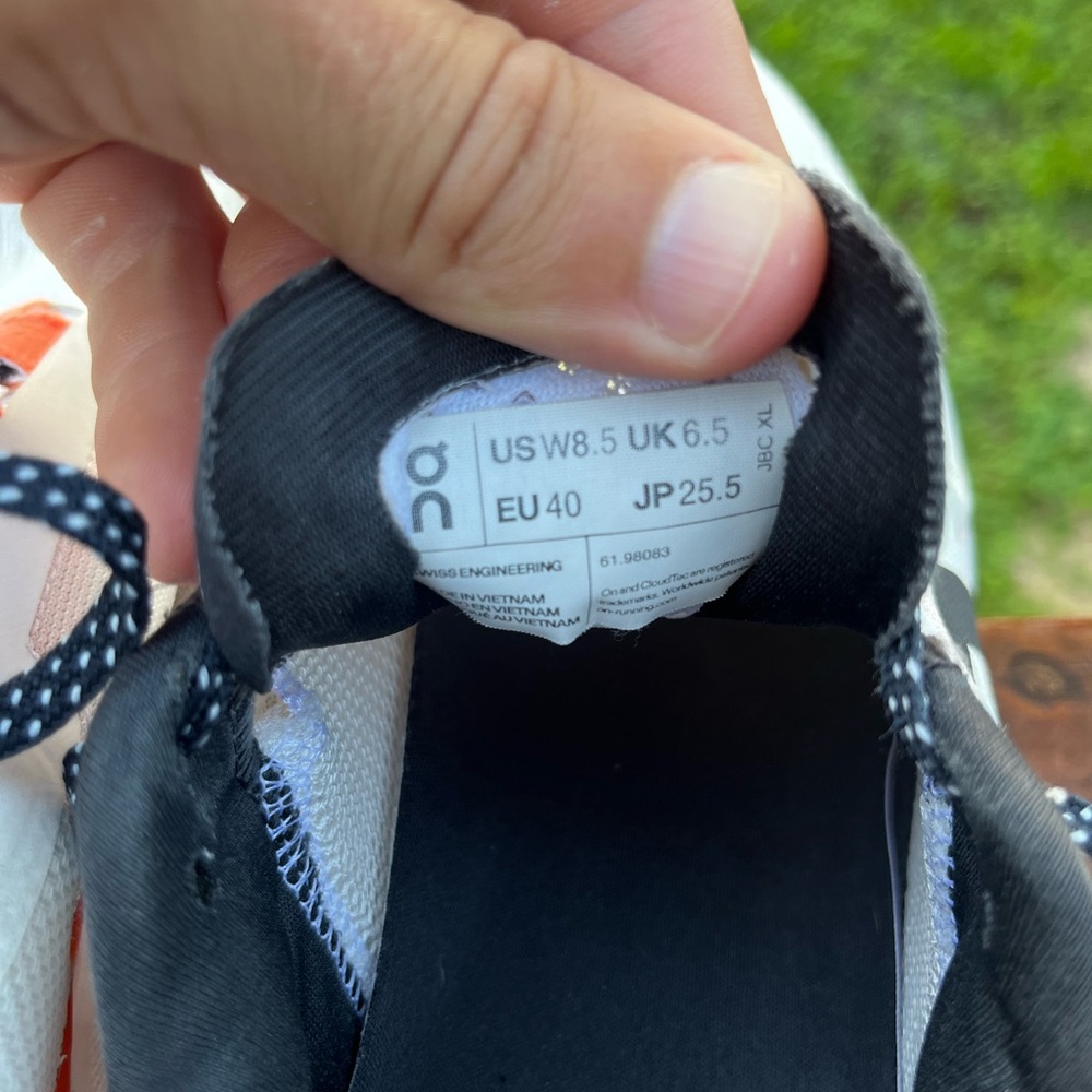On Cloudmonster Running Walking Comfort Cushioned Lightweight Shoes Women’s 8.5 - Picture 12 of 13